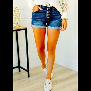 KANCAN- NWOT high waist, roll cuff button-fly shorts. Women sz 25, A MUST!!